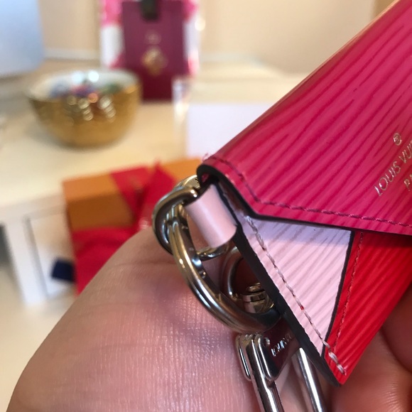❌SOLD❌Louis Vuitton Envelope Bag Charm - Picture 7 of 8